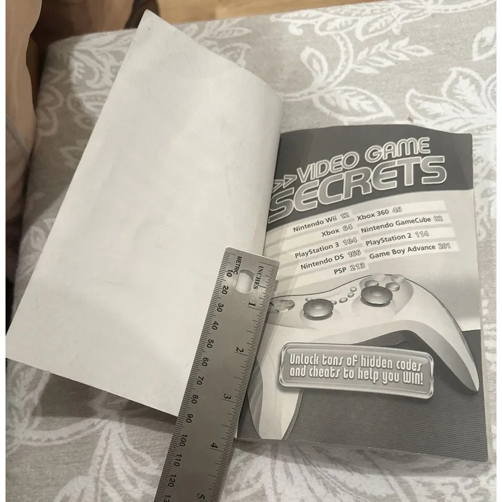 Video Game Secrets by Terry Munson (2008, Paperback) Unlock Tons of HIdden Codes